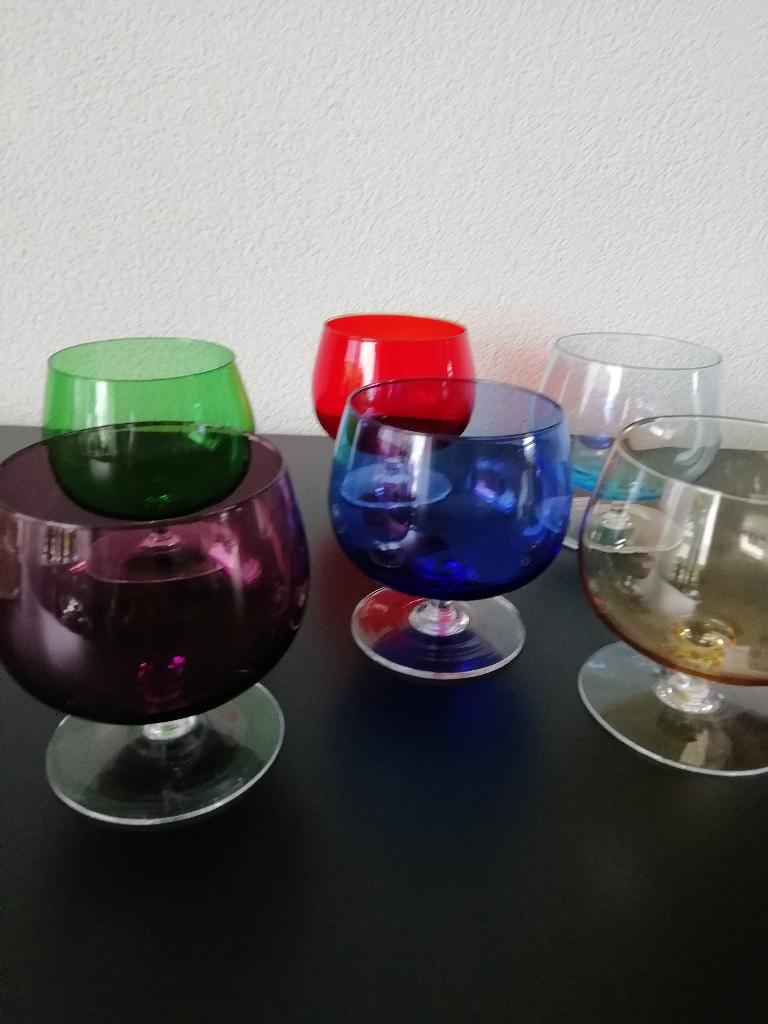 Gekleurde glazen coupes, Antiek en Kunst, Antiek | Glas en Kristal, Verzenden