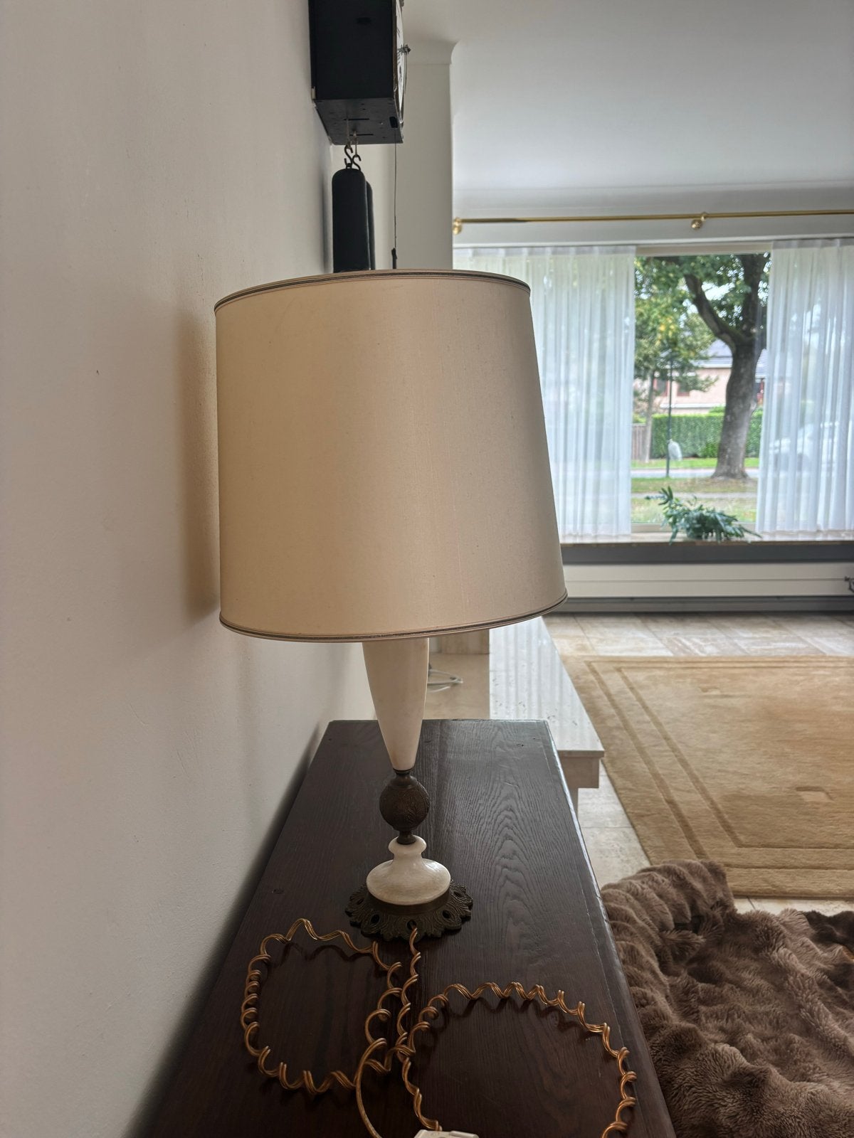 Vintage Albasten Tafellamp met Bronskleurig Voetstuk, Ophalen