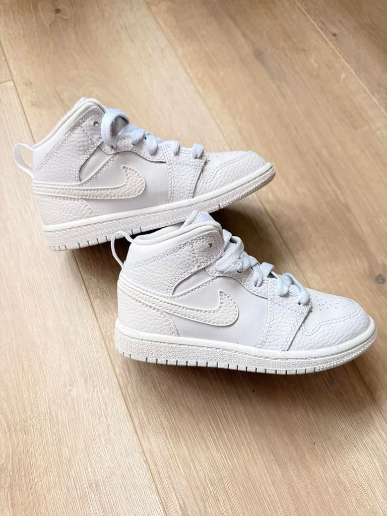Nike jordan wit, Kinderen en Baby's, Kinderkleding | Schoenen en Sokken, Ophalen of Verzenden, Zo goed als nieuw, Jongen of Meisje