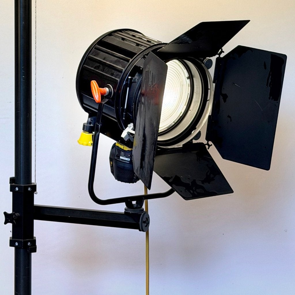 Briese spot, Fotograaf