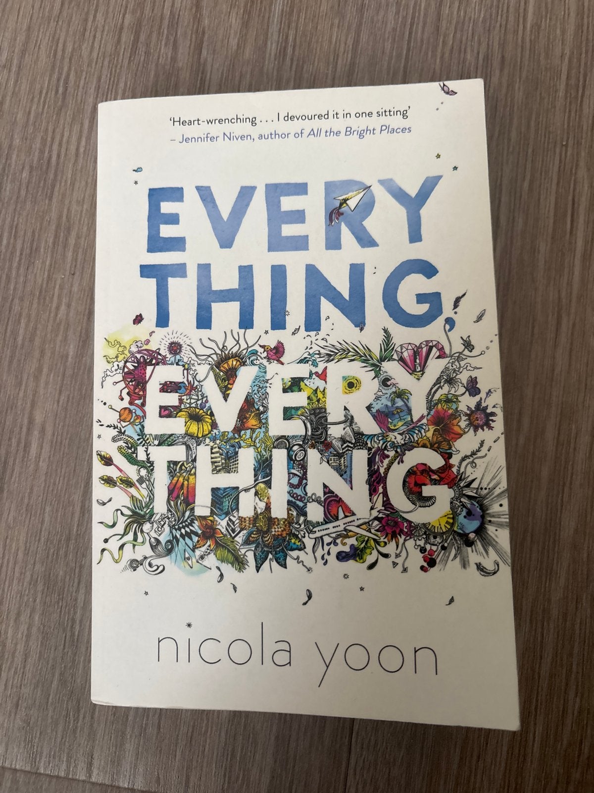 Everything, Everything - Nicola Yoon (met potloodaantekening, Boeken, Ophalen of Verzenden, Gelezen, Europa overig