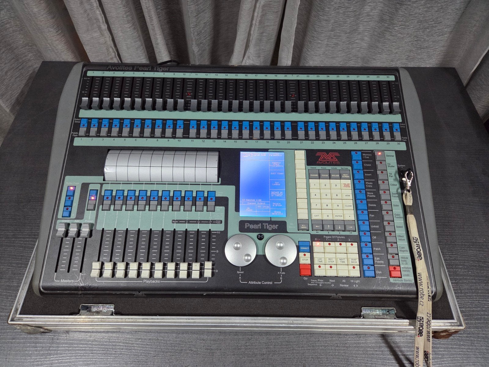 mooie Avolites Pearl Tiger dmx lichttafel, Ophalen, Gebruikt