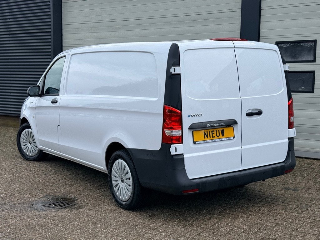 Mercedes-Benz eVito 112 66 kWh Snelladen L2 Lang - Camera -, Auto's, Stof, Gebruikt, 116 pk, Wit