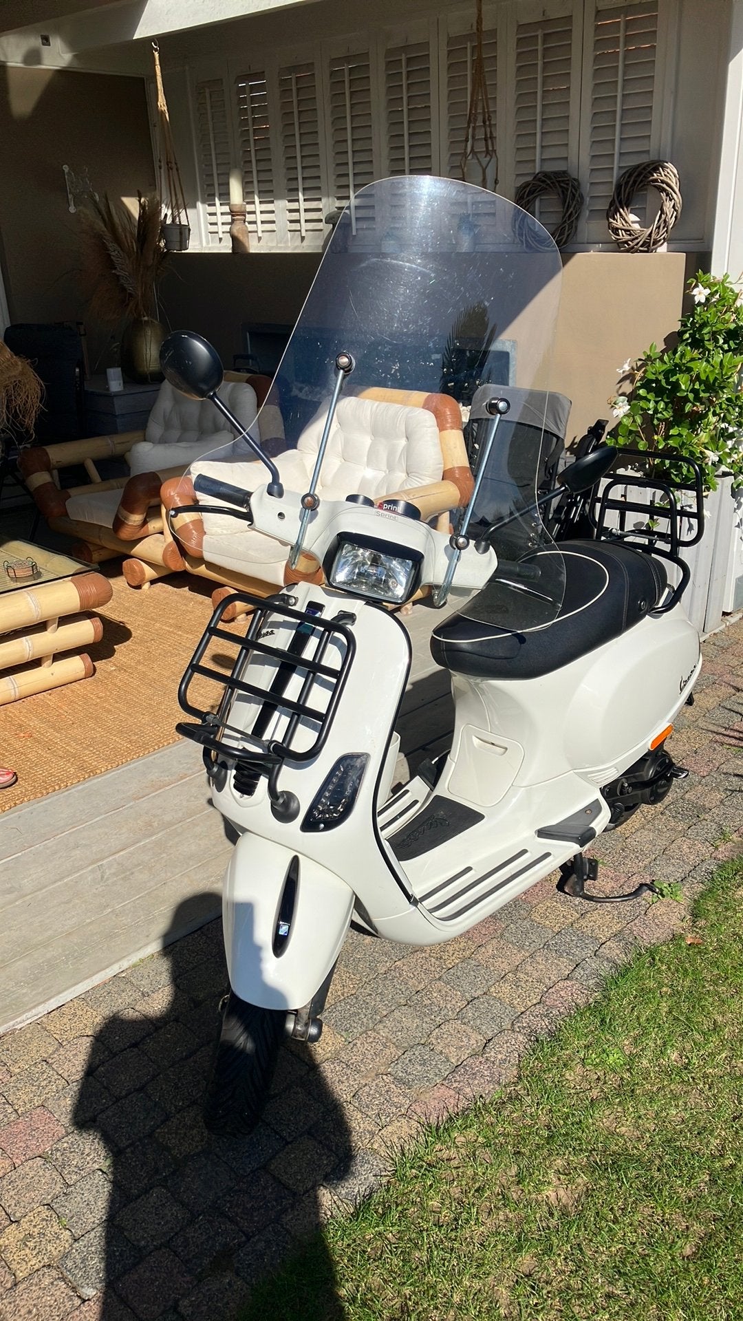 Vespa snor Sprint, Fietsen en Brommers, Ophalen, Zo goed als nieuw, Benzine