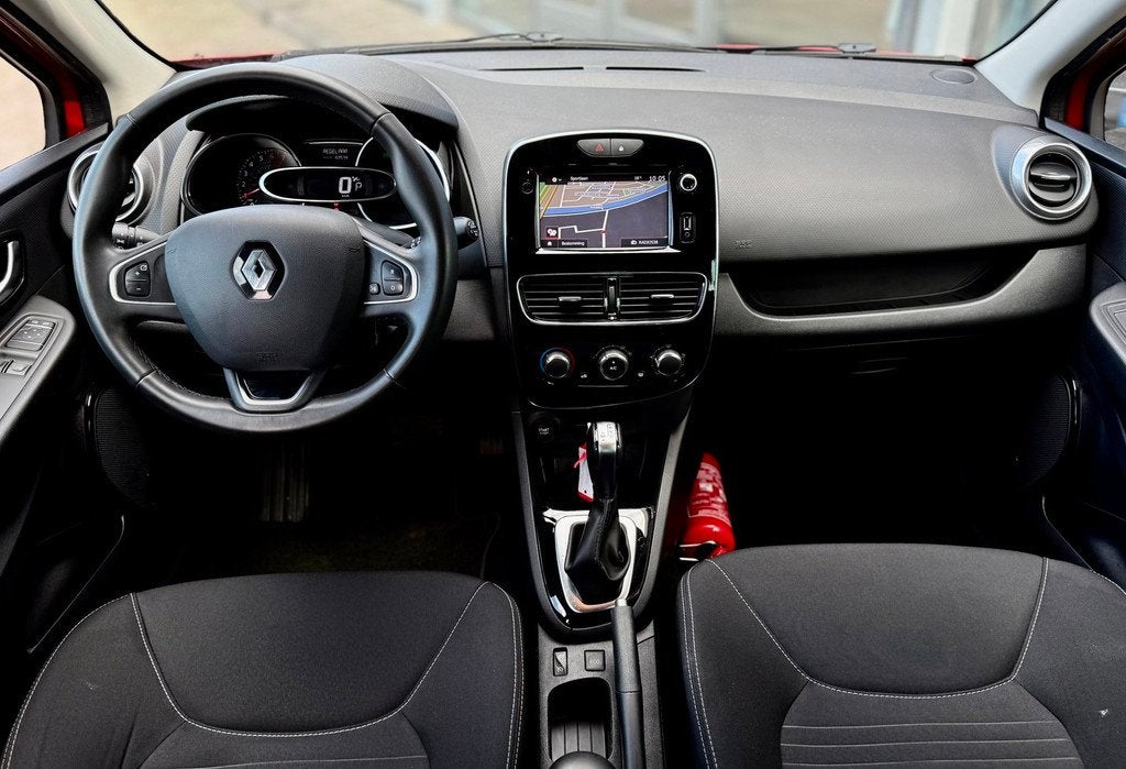 Renault CLIO 1.2 TCe Limited Automaat | Navi | P. Sensoren, Stof, Gebruikt, 19 km/l, Automatische klimaatregeling