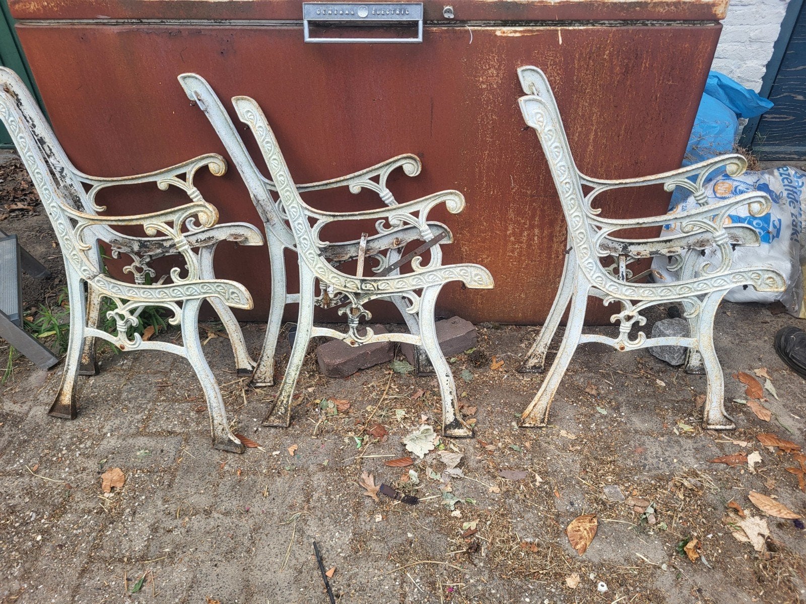 Gietijzeren tuinbank met 2 stoelen - Ophalen, Tuin en Terras, Tuinbanken, Ophalen, Gebruikt, Metaal