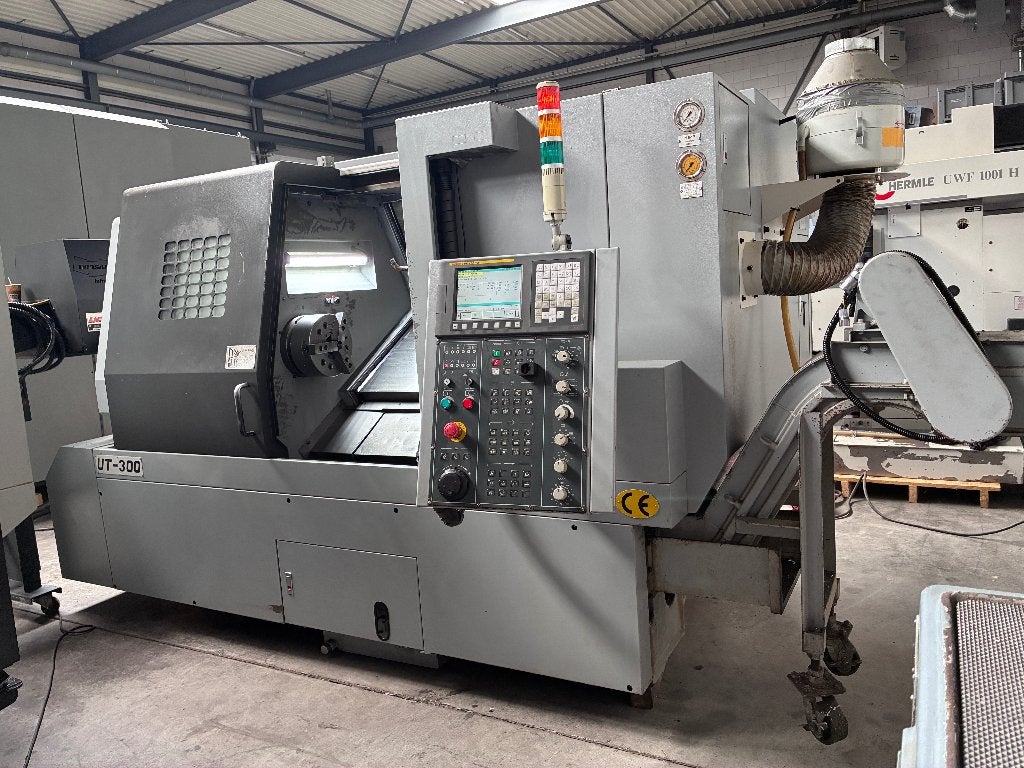 CNC-Draaibank Accuway UT-300, Ophalen of Verzenden, Metaaldraaibank, Computergestuurd (Cnc), Gebruikt