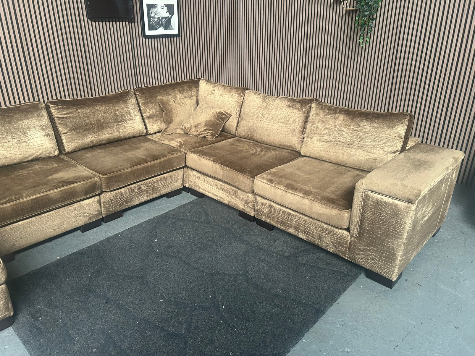 GRATIS LEVERING U-Bank Croco Champagne 381X192 GEREINIGD, Croco velvet u bank champagne, Hoekbank, 300 cm of meer, Ophalen of Verzenden