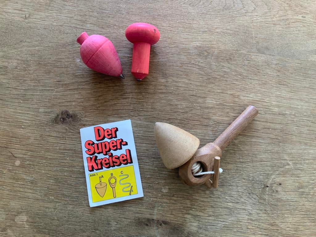 Houten tollen 3 soorten, Antiek en Kunst, Antiek | Speelgoed, Ophalen of Verzenden