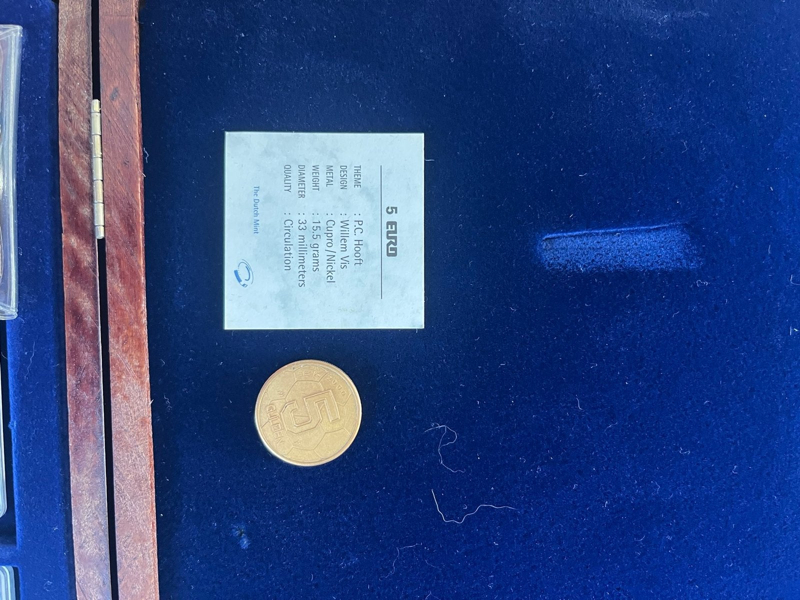 Het officiële Nederlandse 5 Gulden 'EK Vijfje' uit 2000., Losse munt, 5 gulden, Koningin Beatrix, Goud