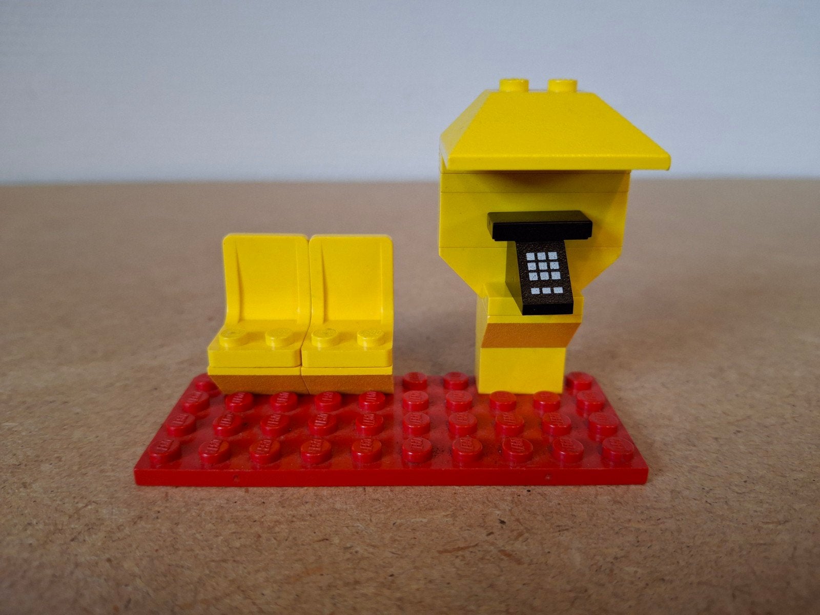 Lego 6613 Telephone Booth. Jaren 80 Classic Town, Compleet, Lego, Info@lego.com, 33 Bath Road, Slough, UK