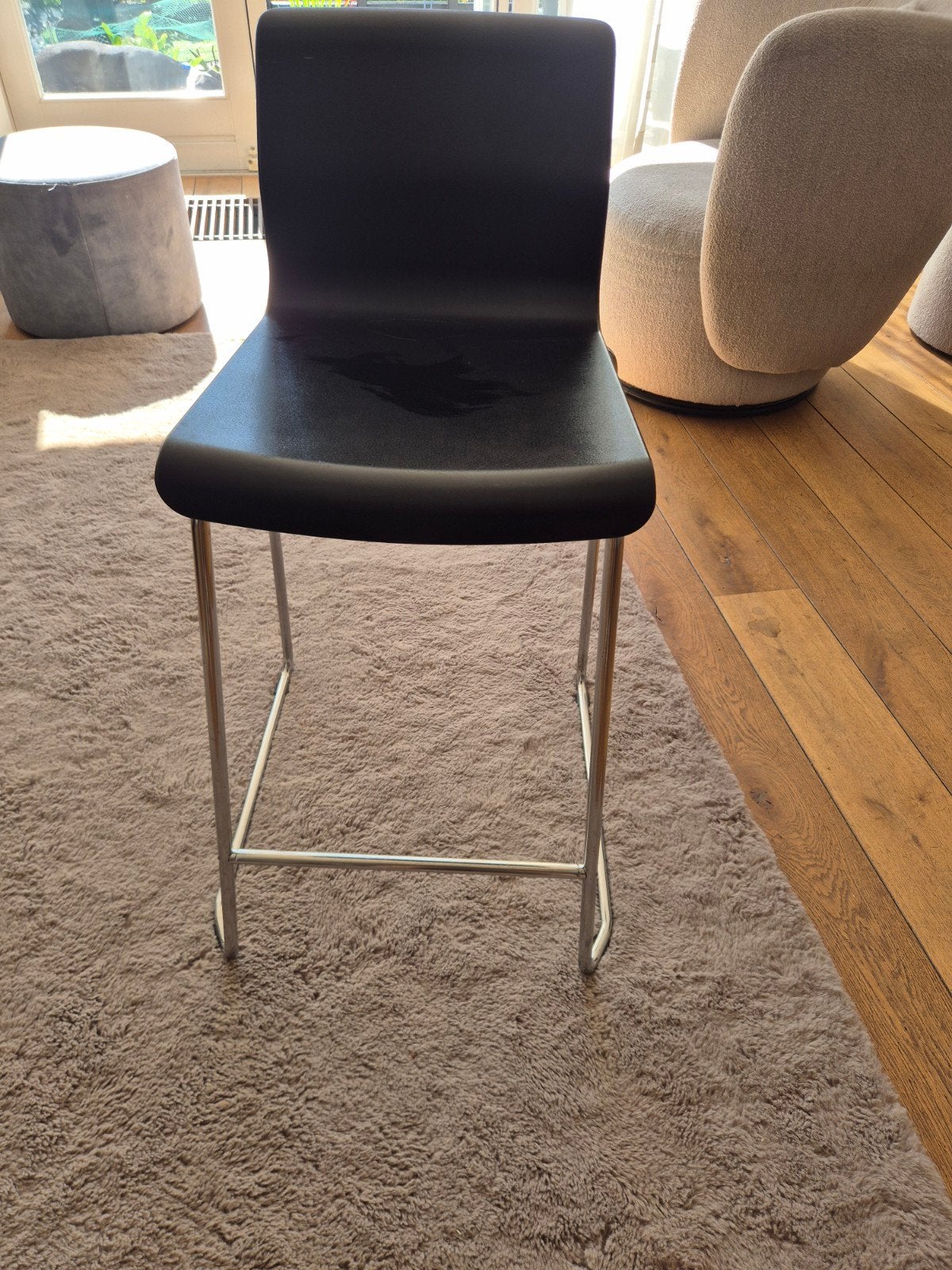 Ikea barkruk - Zwart met metalen onderstel, Huis en Inrichting, Barkrukken, Ophalen