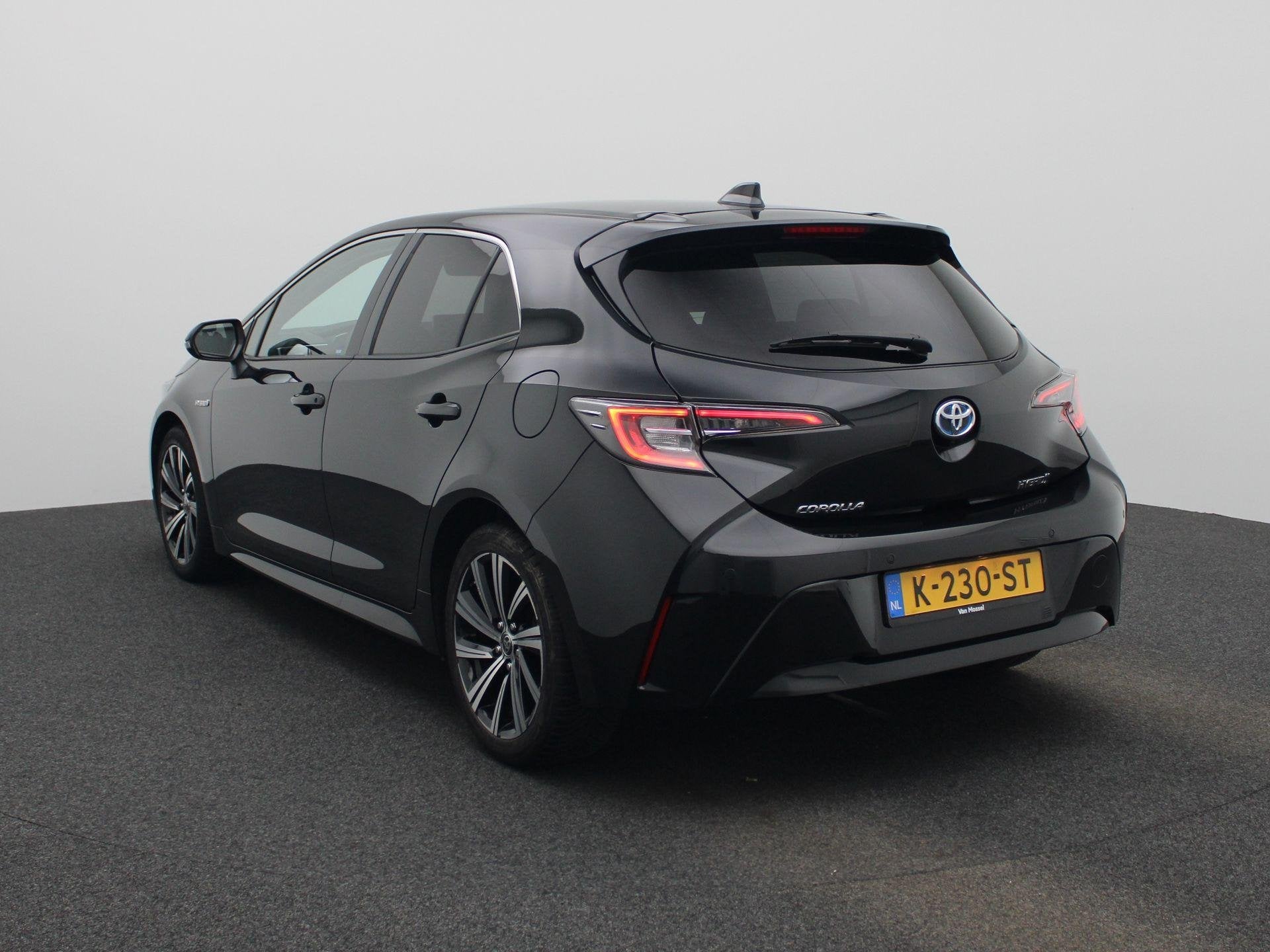 Toyota Corolla 1.8 Hybrid Business Plus | Navigatie | Airco, 12 maanden, 450 kg, Gebruikt, 4 cilinders