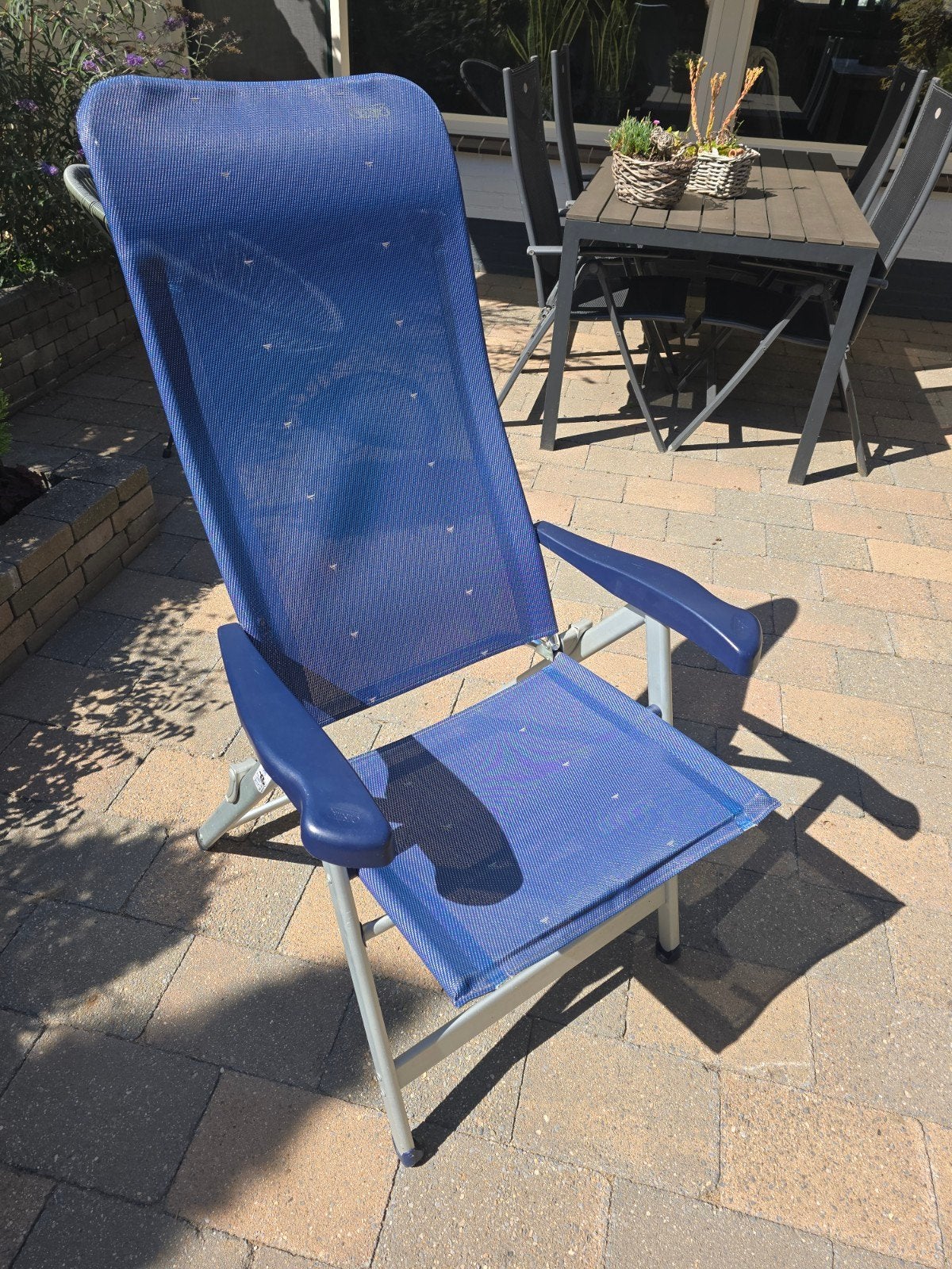 Crespo lange rug, blauwe kampeerstoel., Ophalen, Zo goed als nieuw, Campingstoel