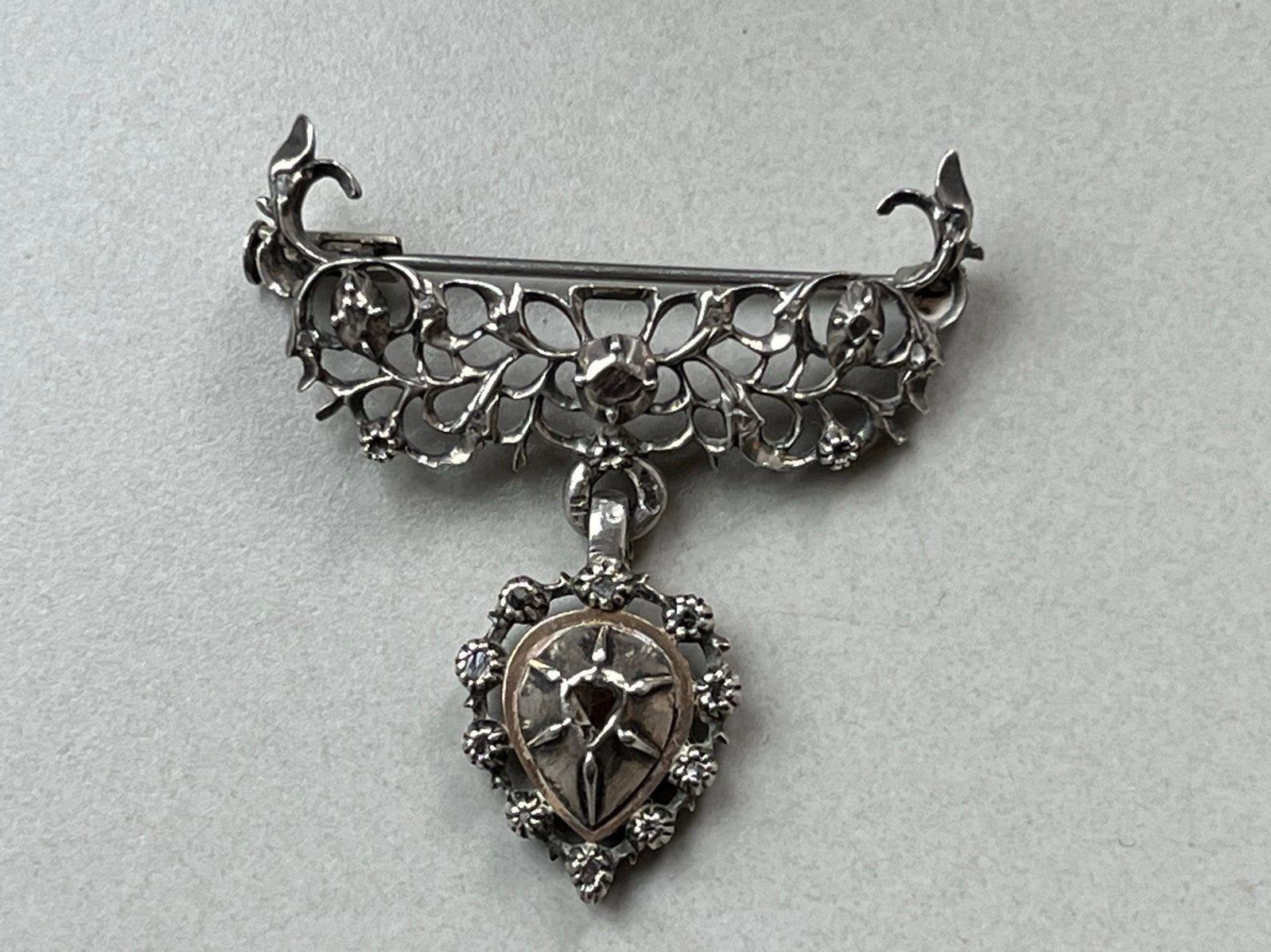 Antieke Zilveren Broche met Roosdiamant en Meesterteken, Sieraden, Tassen en Uiterlijk, Broches, Zo goed als nieuw, Zilver, Zilver