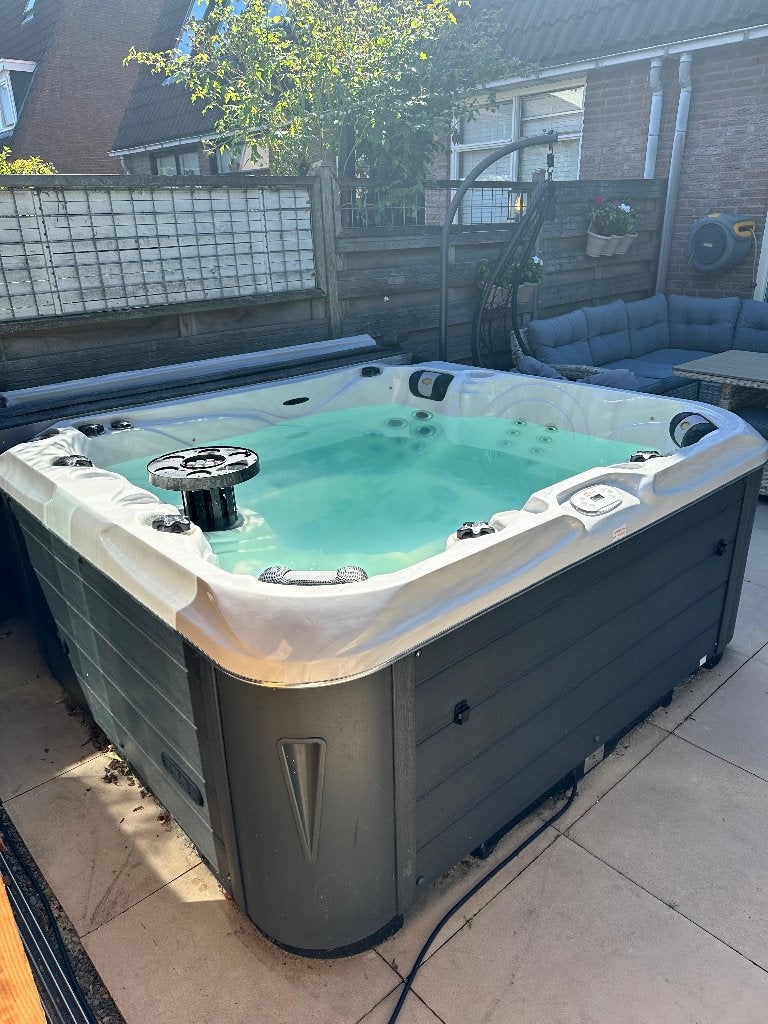 Jacuzzi 5 persoons - Passion pleasure spa, Ophalen, Gebruikt, Vast