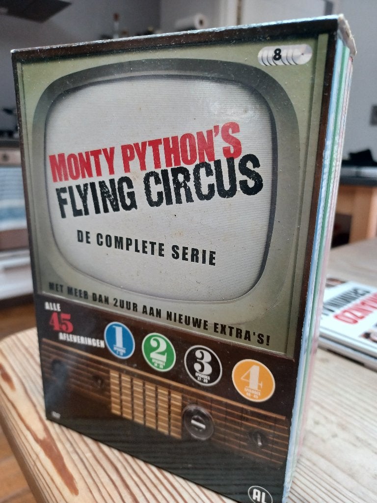 DVD monty python, Alle leeftijden, Ophalen of Verzenden, Zo goed als nieuw, Extra's