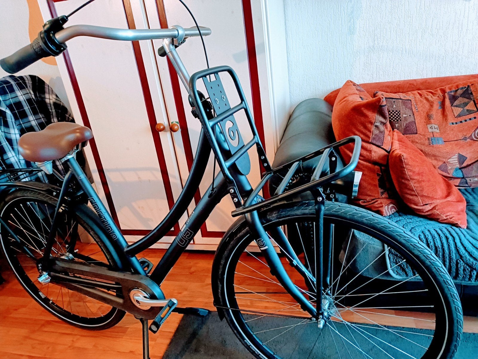 CORTINA DAMES TRANSPORT FIETS 28INCH/FRAMEMAAT 57 CM, Fietsen en Brommers, 56 cm of meer, Ophalen, Zo goed als nieuw, Overige merken