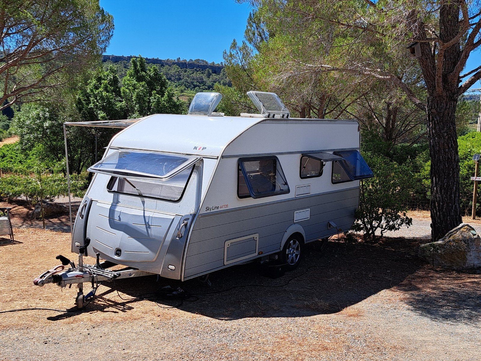 CARAVAN KIP 440 TDB SKY LINE nieuwstaat.Super comfort+MOVER., Kip, Treinzit, Particulier, 4 tot 5 meter