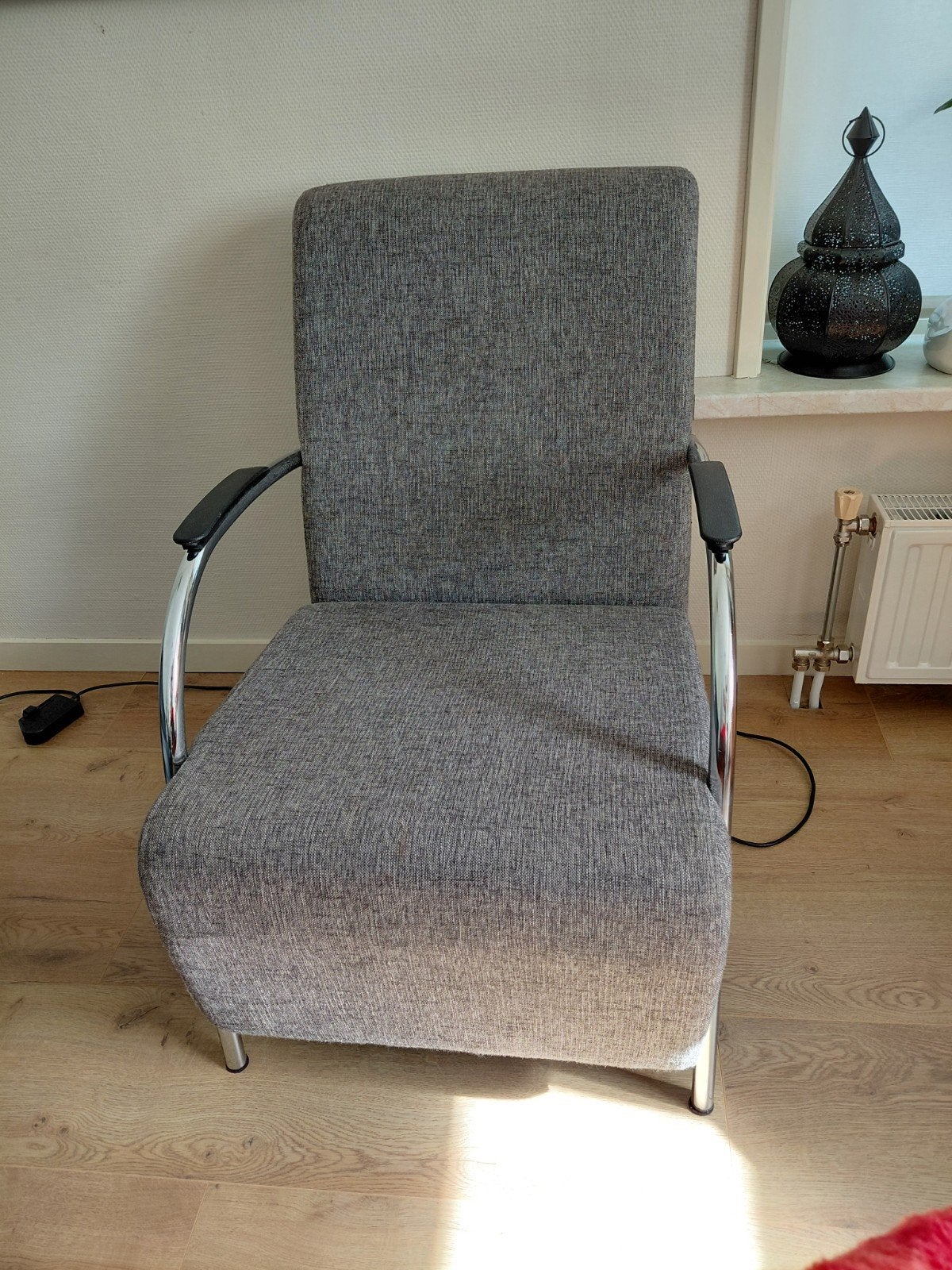 Leuke grijze stoel, Ophalen, Zo goed als nieuw, Grijs, Eén