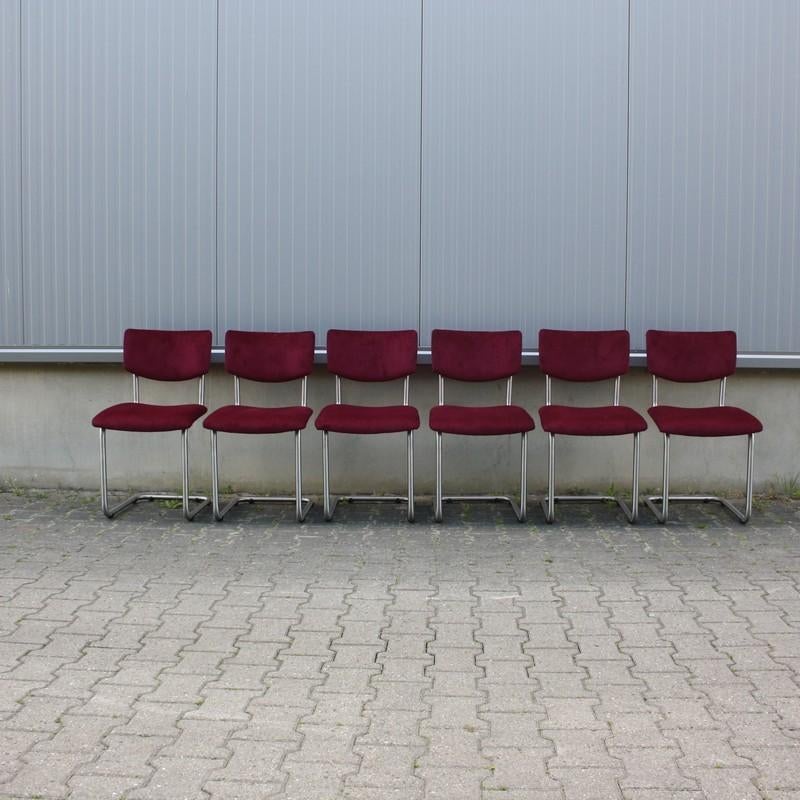 Showroomset | 6 x Basic 01 stoel donkerrode ribstof |  RVS, Huis en Inrichting, Stoelen, Nieuw, Vijf, Zes of meer stoelen, Metaal