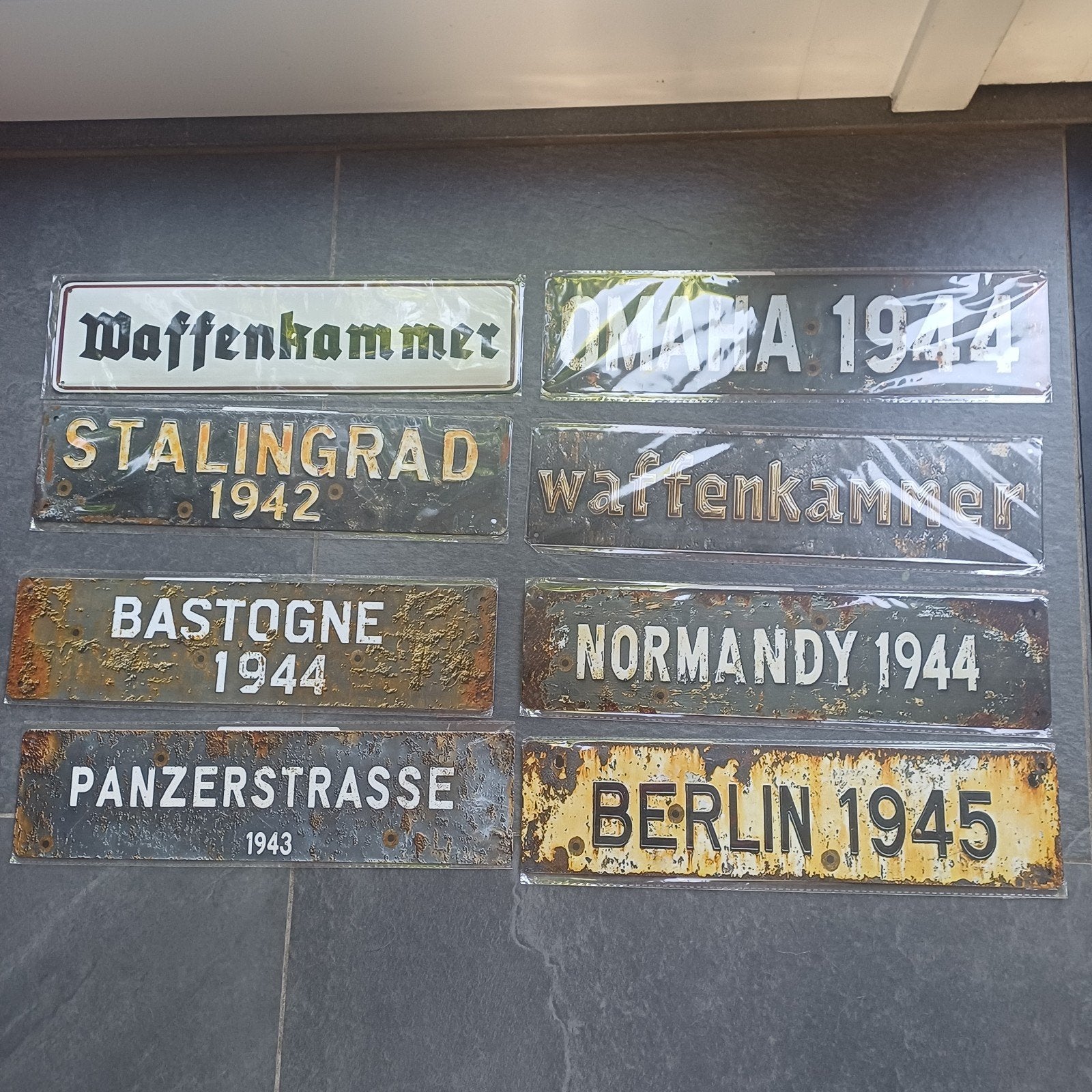 Metalen borden WOII thema - Stalingrad, Bastogne, Normandië, Verzamelen, Ophalen of Verzenden, Overige soorten, Overige gebieden