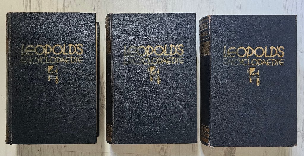 3 x leopold's Encyclopedieën a tot z 1939/1940, Boeken, Verzenden, Gelezen, Complete serie