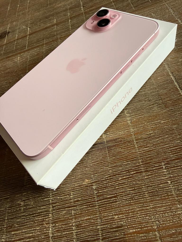 Iphone 15 plus pink 128GB 2 jaar oud met factuur, Ophalen, 128 GB, 89 %, Zo goed als nieuw