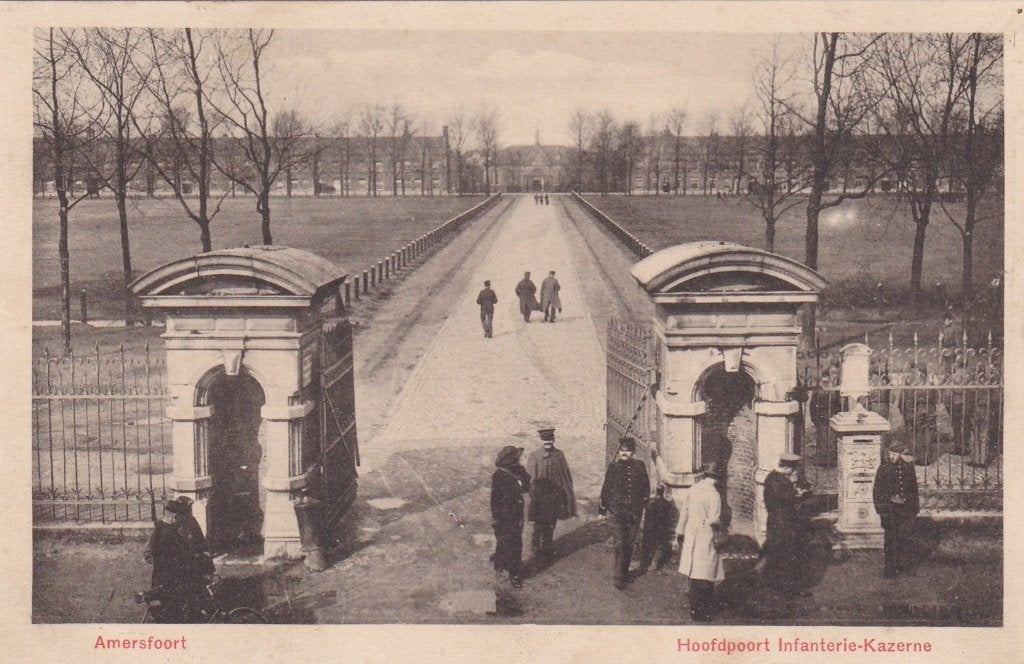 Amersfoort - Hoofdpoort Infanterie-Kazerne (ongelopen), Ophalen of Verzenden, Voor 1920, Ongelopen, Utrecht