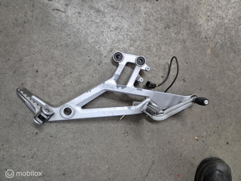 Voetsteun step rempedaal bracket monster rechts 600 620 900, Motoren, Gebruikt, Factorystore.service@ducati.com, Ophalen of Verzenden