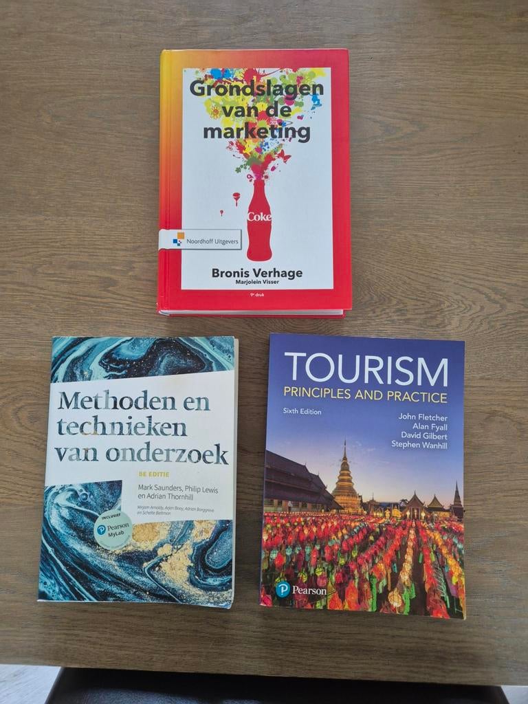 3 boeken HBO Toerisme & Management, Ophalen