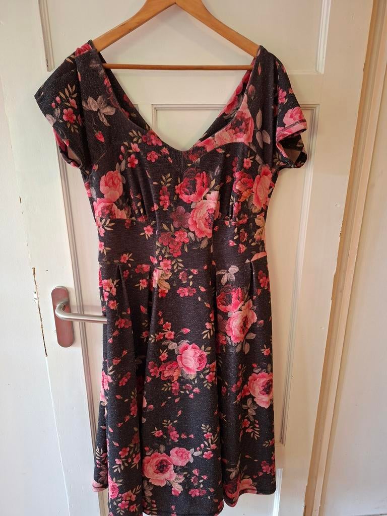 Prachtige Miss Candyfloss jurk met stretch en glitters, Kleding | Dames, Jurken, Ophalen of Verzenden