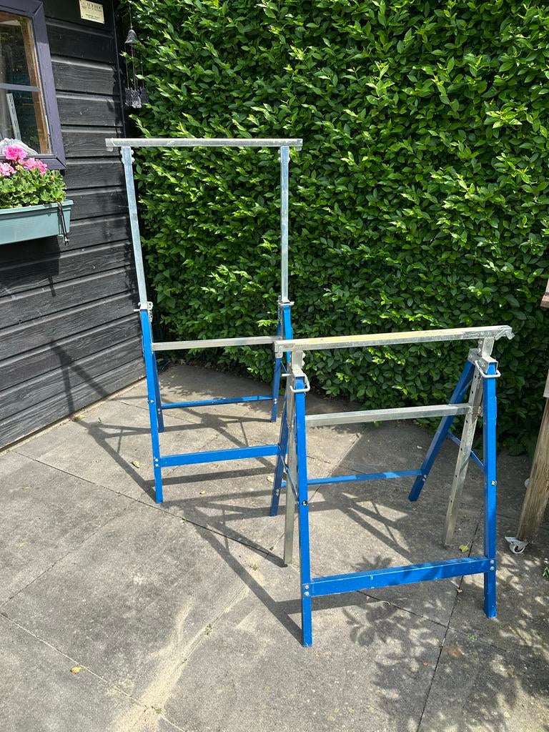 Verstelbare metalen schragen (set van 2), Ophalen, Zo goed als nieuw