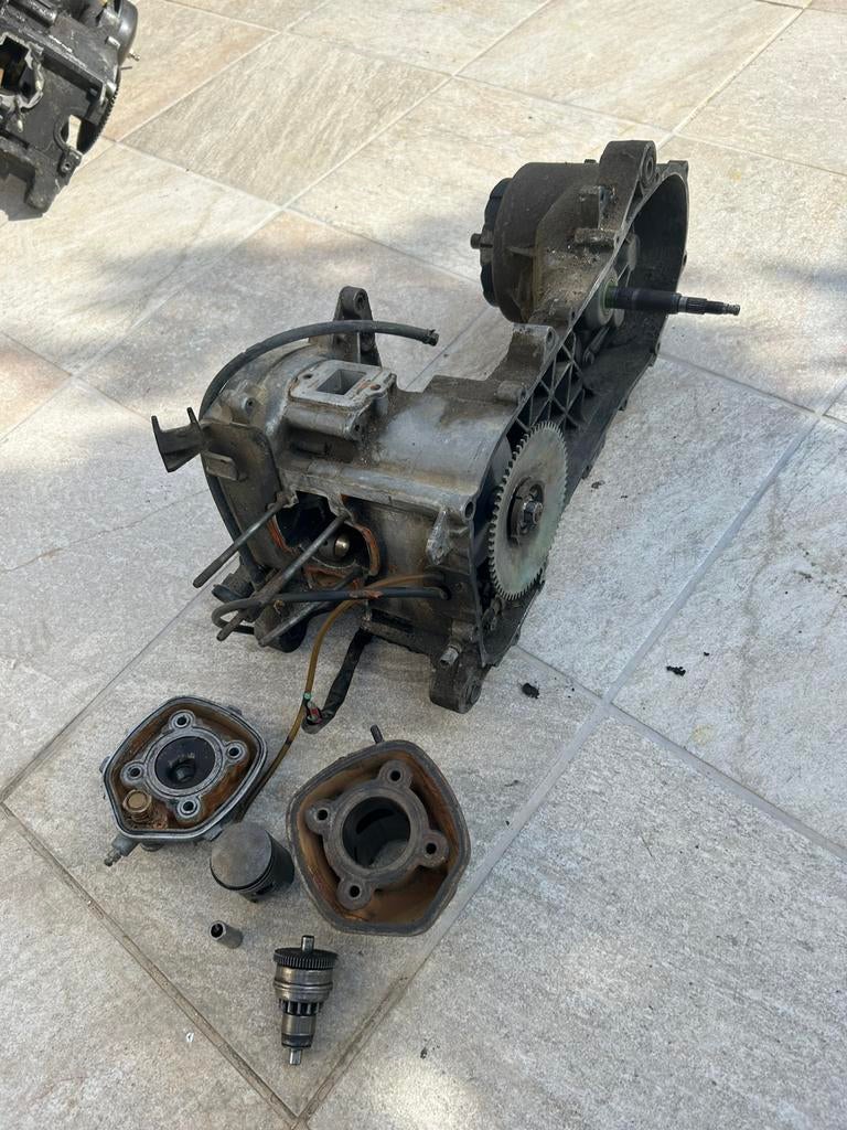 Piaggio zip lc carters motor blok H2o 50cc onderdelen, Motoren, Ophalen of Verzenden
