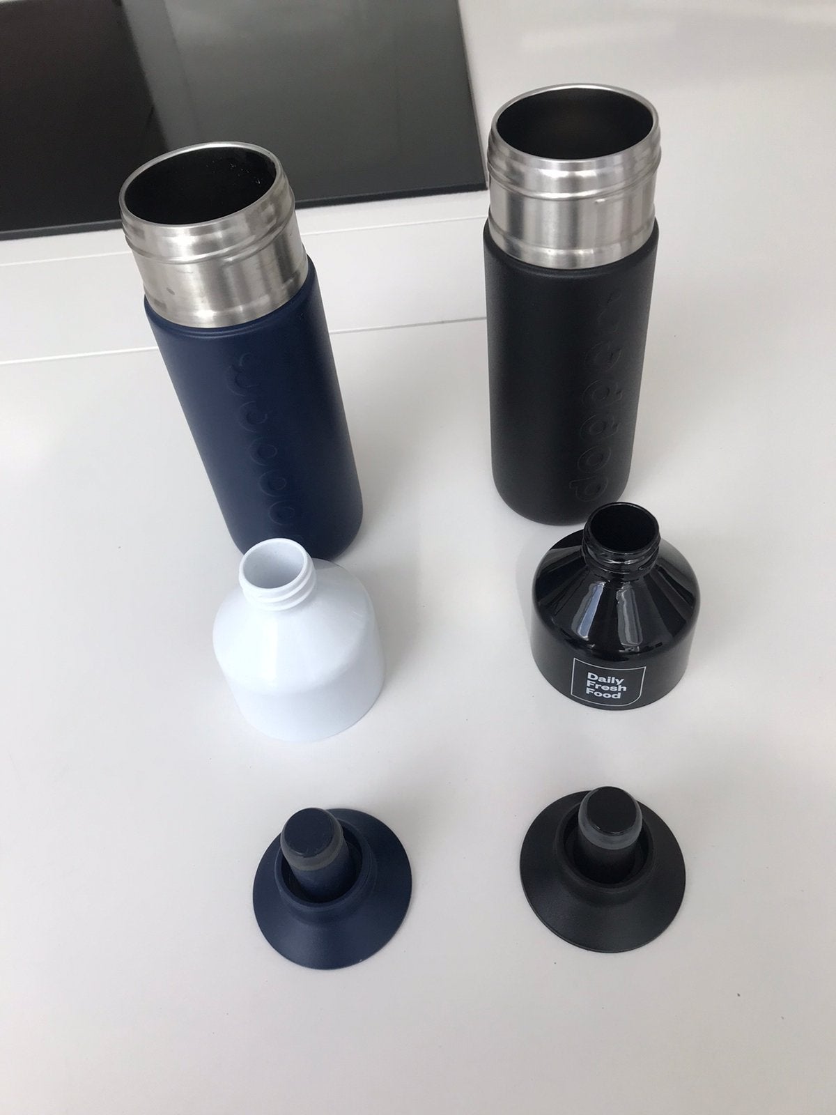 2 metalen grote doppers zwart en donkerblauw per stuk tekoop, Sport en Fitness, Ophalen, Zo goed als nieuw