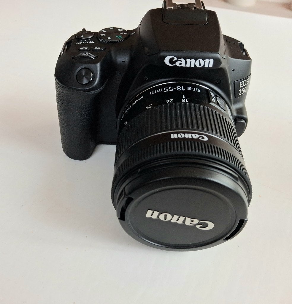 Canon EOS 250D Spiegelreflexcamera met EF-S 18-55mm lens, Audio, Tv en Foto, Spiegelreflex, Accu, Canon, Ophalen of Verzenden