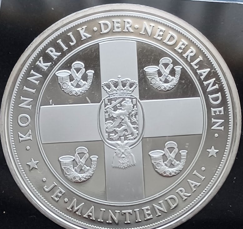 Koning Willem-Alexander & Koningin Beatrix - Ons Vorstenhuis, Postzegels en Munten, Penningen en Medailles, Verzenden, Overige materialen