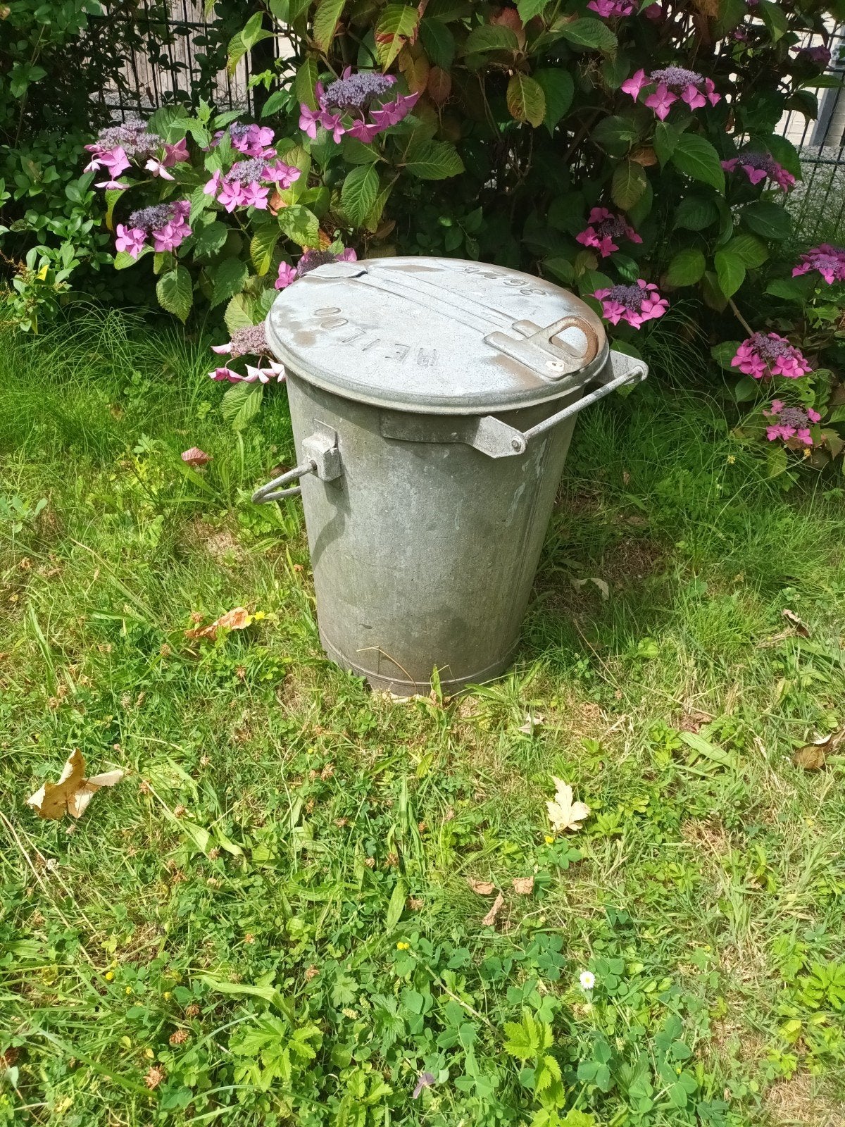 Vintage Zinken Vuilnisemmer Heiloo, Ophalen