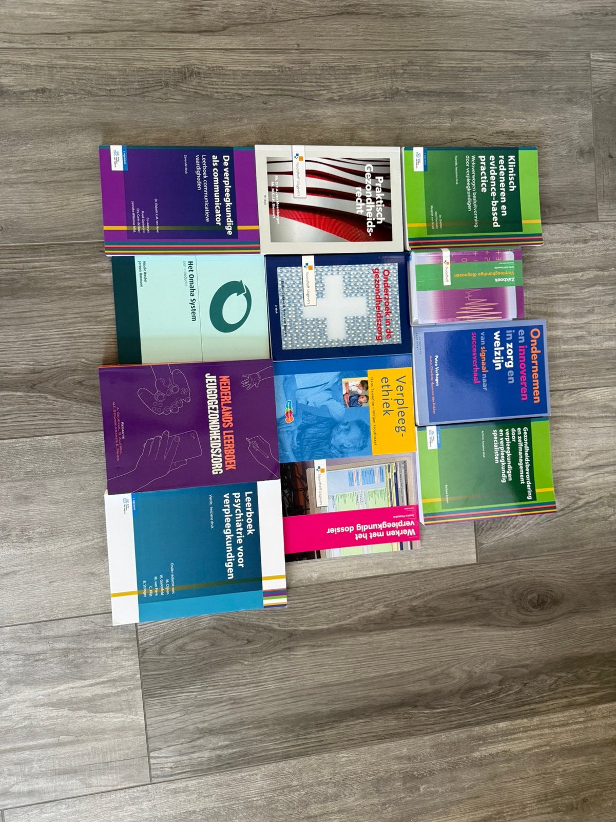 Diverse studieboeken opleiding verpleegkunde, Ophalen, Zo goed als nieuw