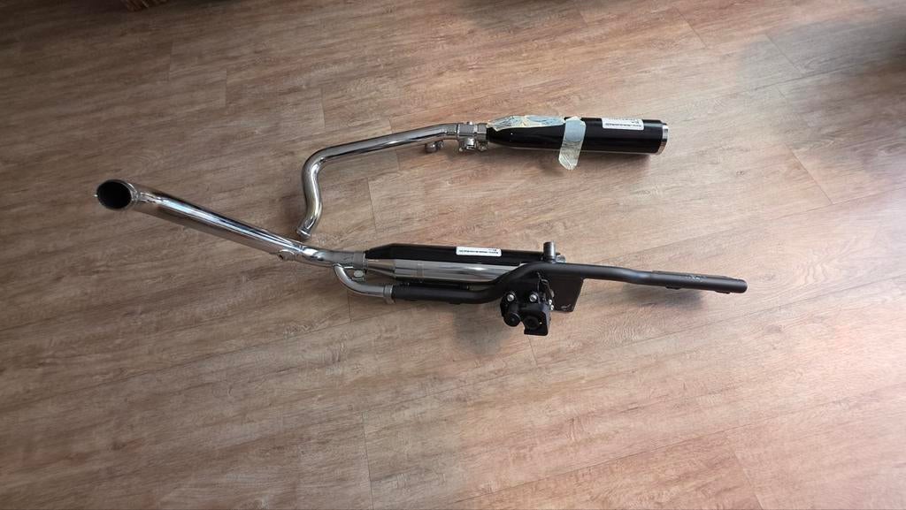 Harley Davidson Uitlaat - Origineel en voetsteun en spatbord, Ophalen of Verzenden, Gebruikt