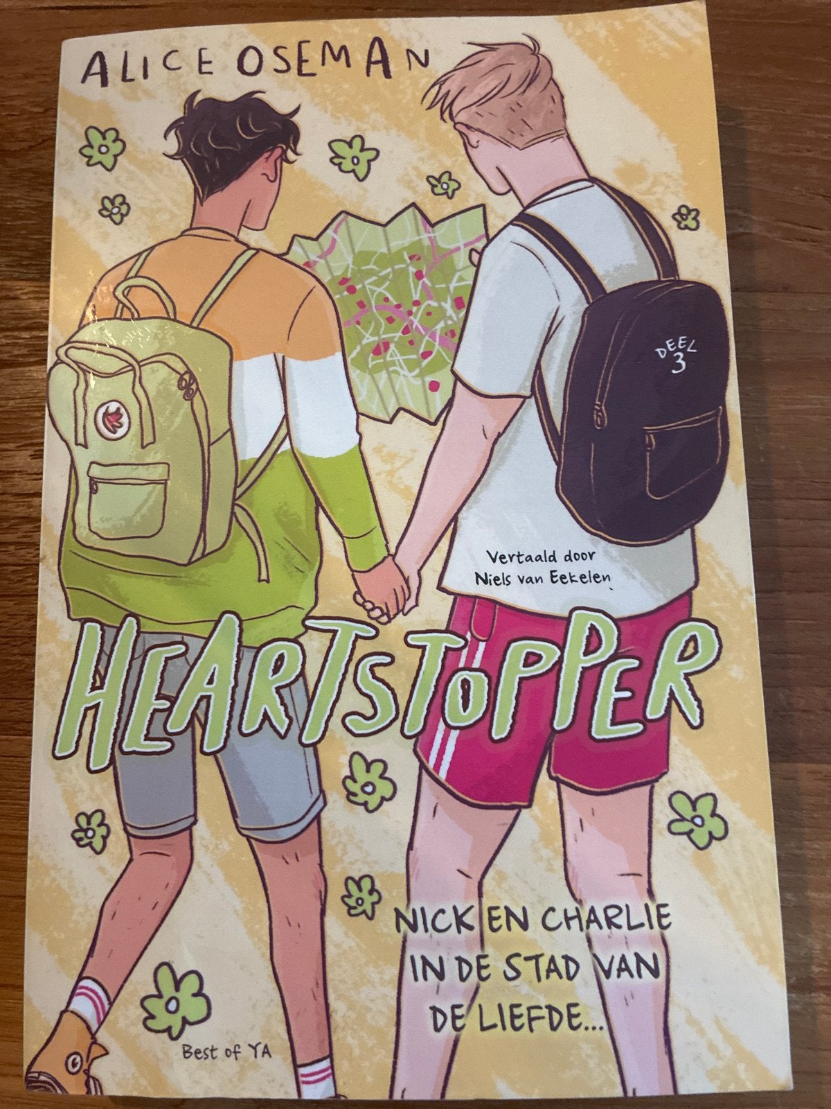 Heartstopper Deel 3 - Nick en Charlie in de stad van de lief, Boeken, Ophalen of Verzenden, Zo goed als nieuw, Fictie