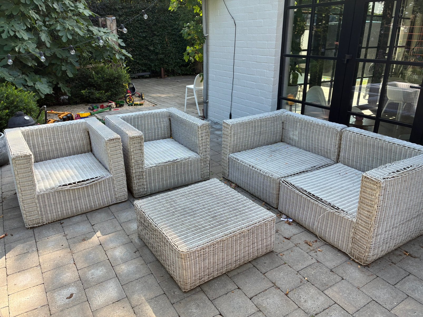 Gratis loungeset met kussens, Ophalen, Zo goed als nieuw, Kunststof