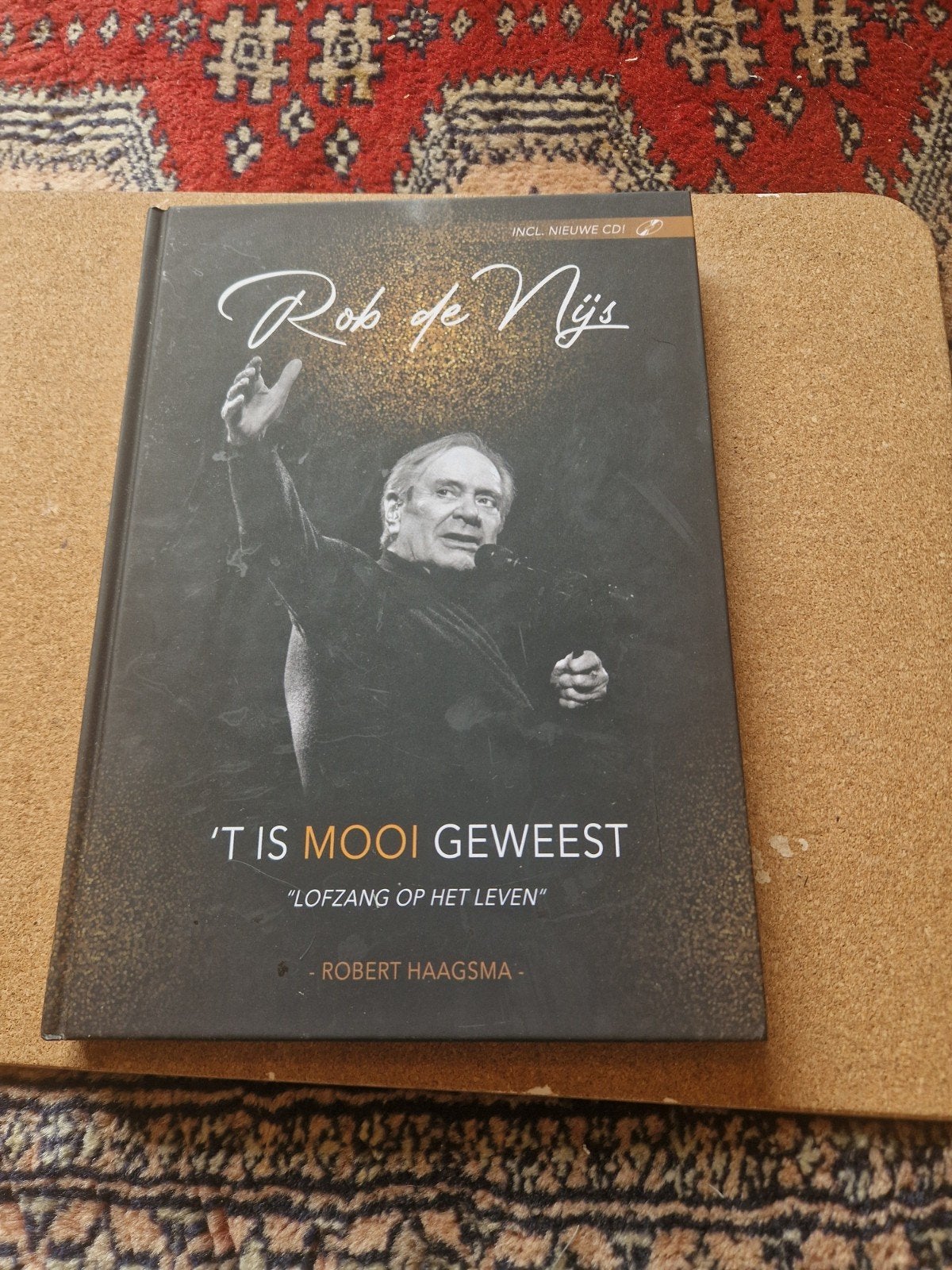 Het is mooi geweest Boek over het afscheid van Rob de Nijs, Boeken, Ophalen of Verzenden, Artiest