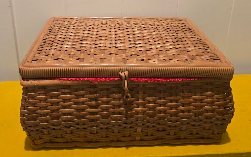 Vintage naaimandje, Hobby en Vrije tijd, Naaien en Fournituren, Ophalen of Verzenden