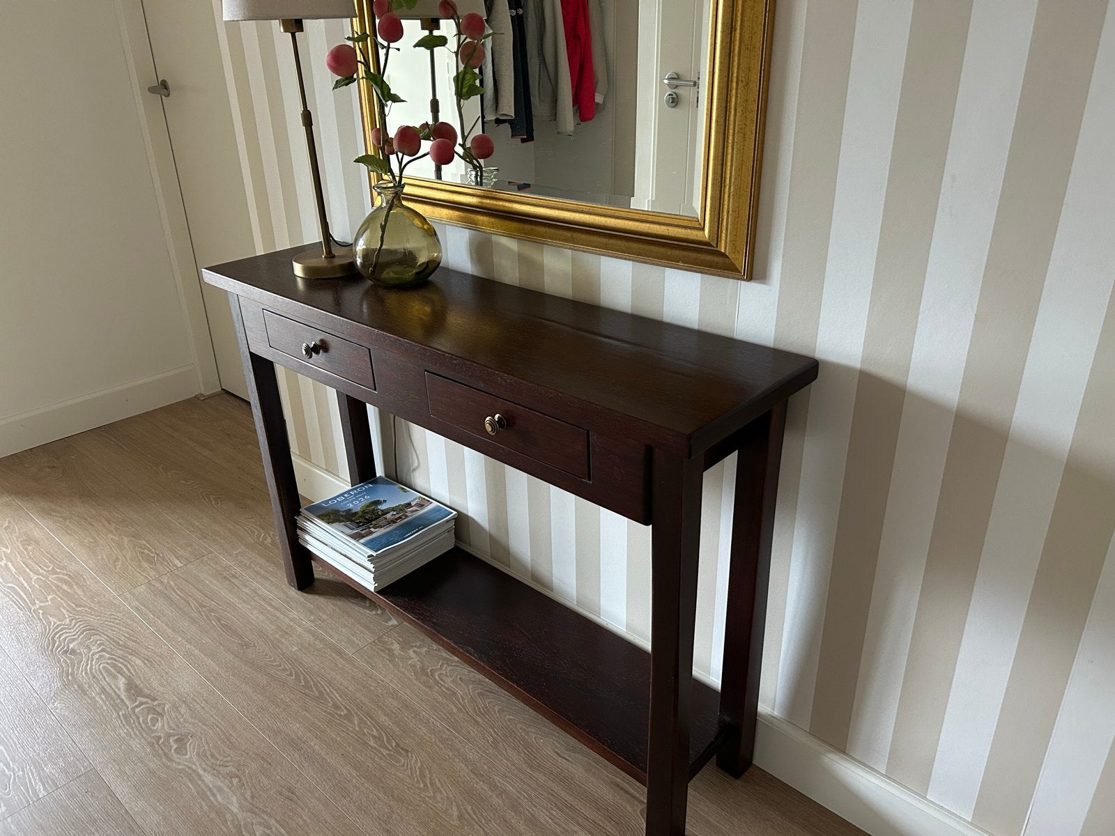 Donkerbruine houten sidetable met lades en plank, Ophalen, Gebruikt, 75 cm of meer, 60 cm of meer