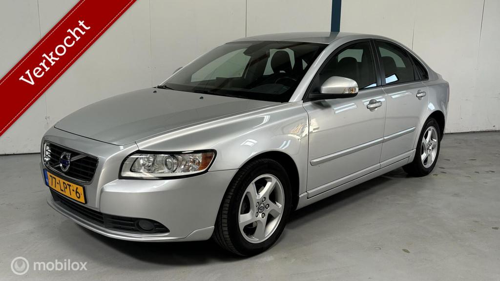 Volvo S40 2.0 Momentum NL-AUTO, Gebruikt, 4 cilinders, Parkeersensor, Origineel Nederlands