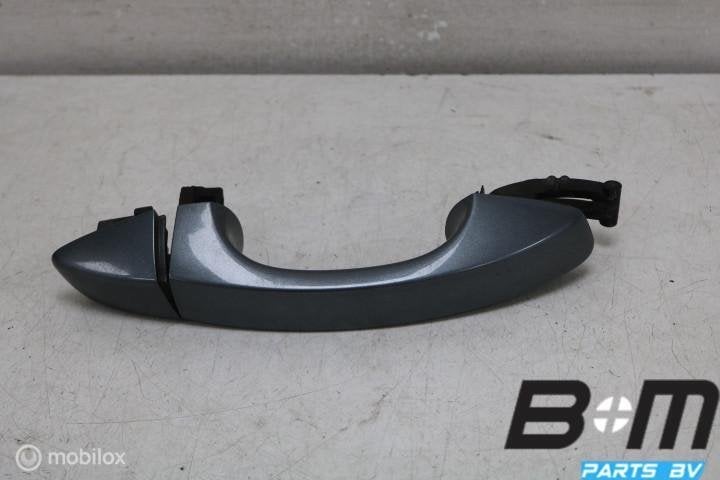 Portiergreep rechts LX7R Seat Leon 5F 5G0837206, Gebruikt