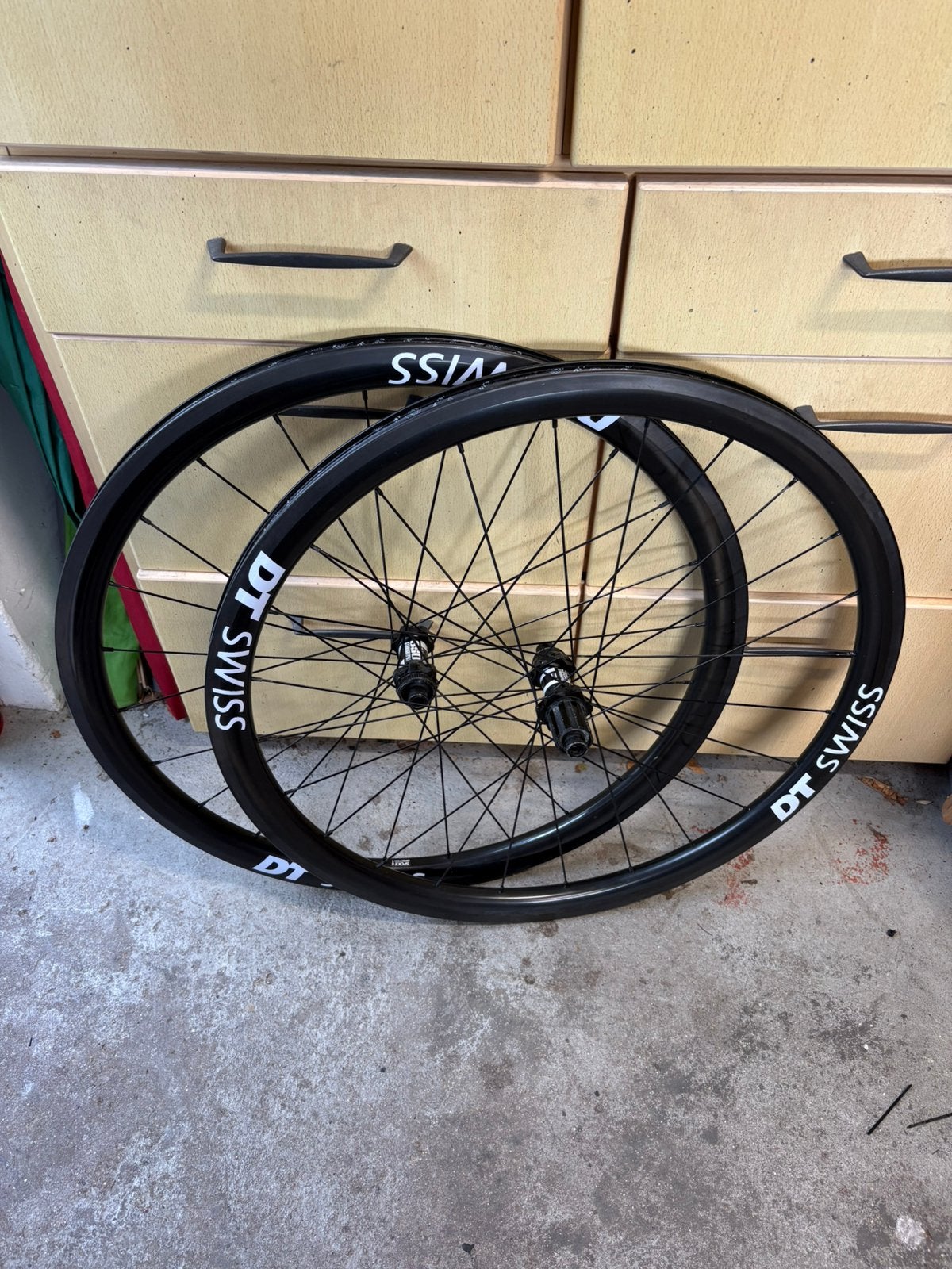 Dt swiss carbon wielset 350 naven, Ophalen of Verzenden, Zo goed als nieuw, Carbon