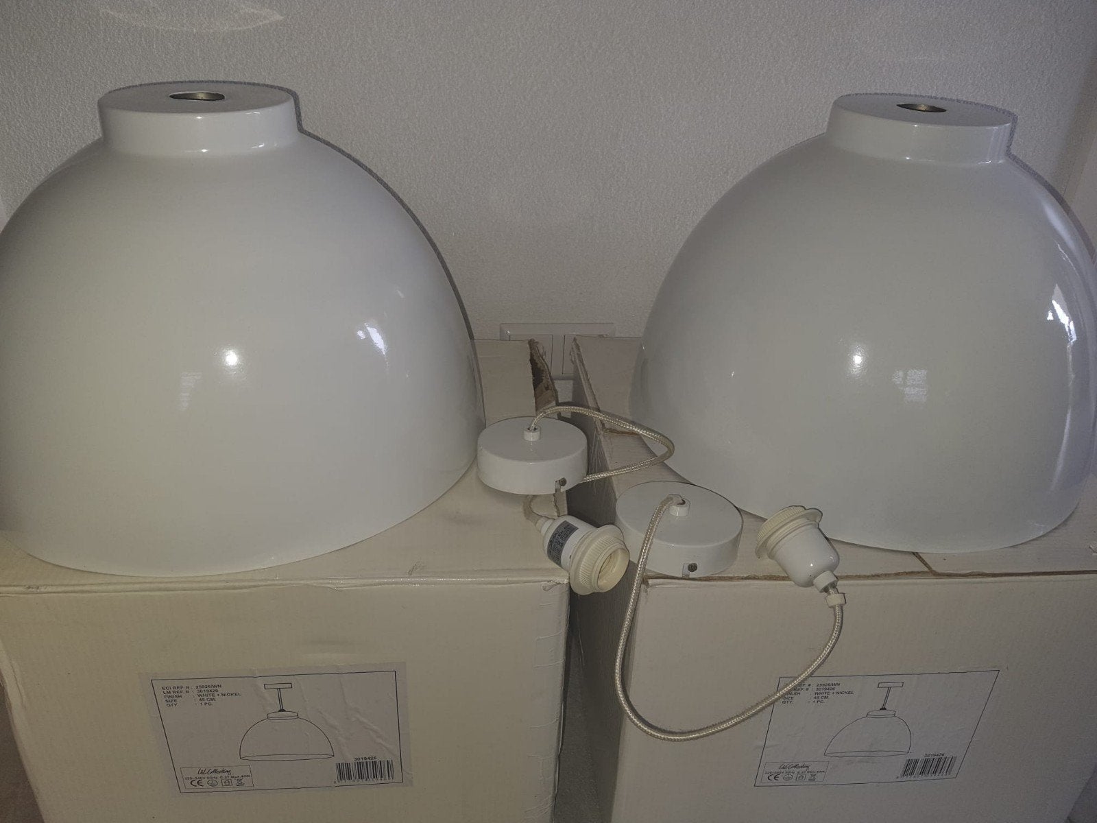 2x Witte hanglampen, Nieuw, Metaal, Modern, E27 (groot)