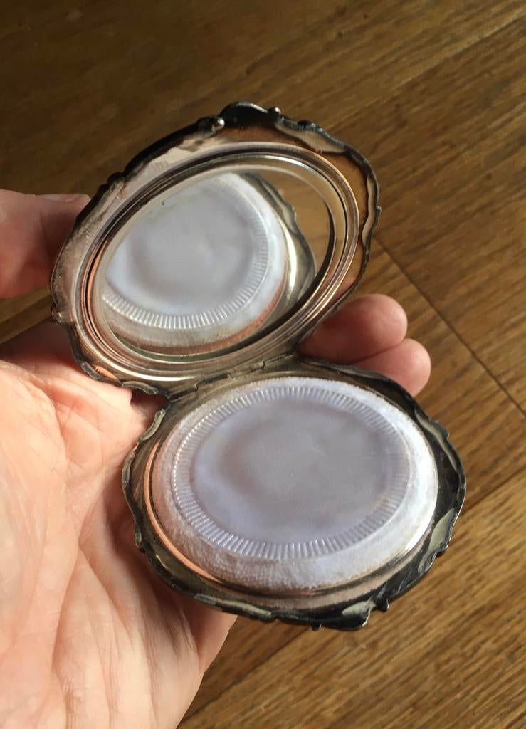 Antiek Poeder doosje Verzilverd vintage, Antiek en Kunst, Antiek | Goud en Zilver, Ophalen, Zilver